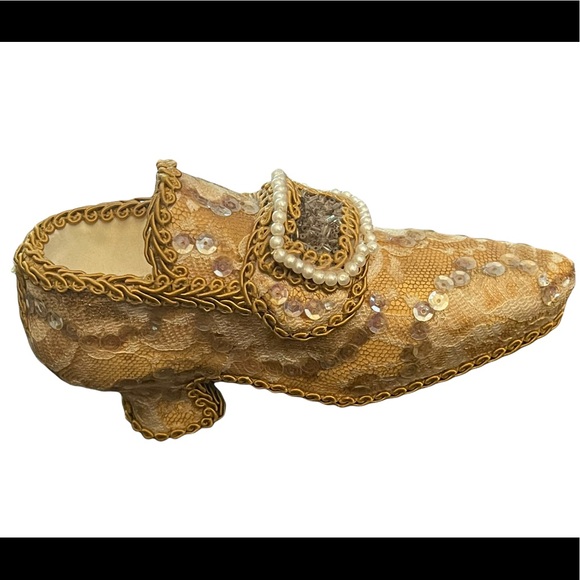 Wayne Kleski Katherines collection Retired embellished Victorian shoe - Picture 3 of 5